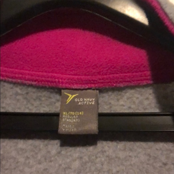 Fleece pullover - Picture 3 of 3